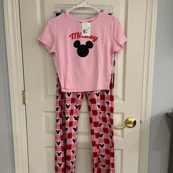 NWT Disney x Forever 21 collection Mickey Mouse pj set women’s size M - Picture 9 of 12